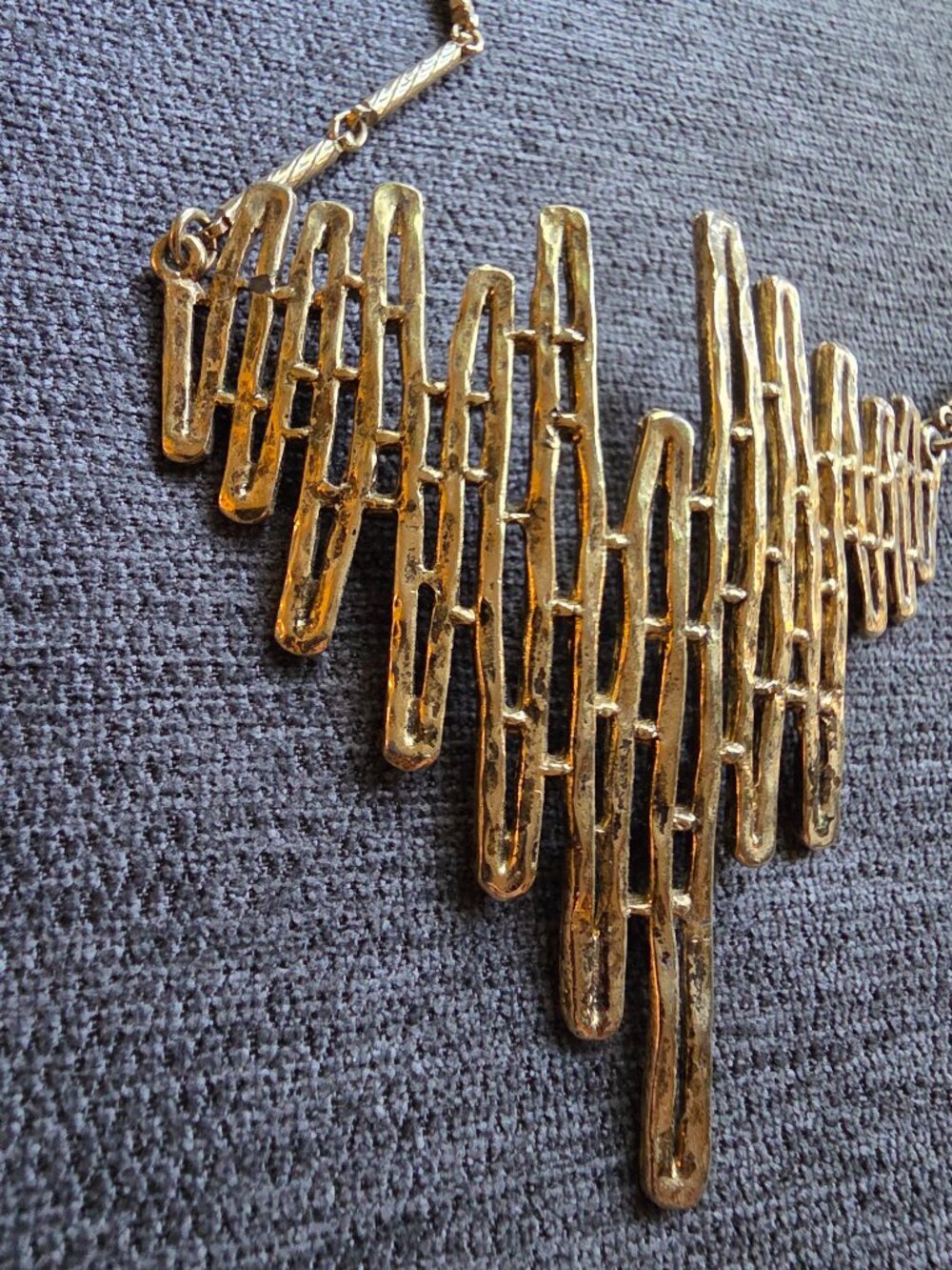 Vintage sculptural brutalist gold tone bib necklace MCM - Picture 7 of 12